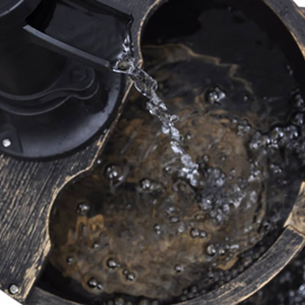 Fontána ve tvaru pumpy