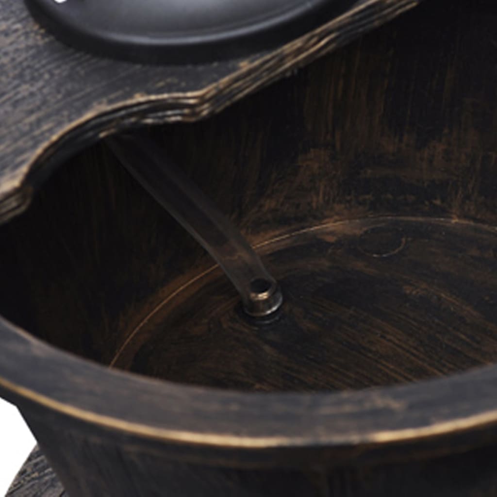 Fontána ve tvaru pumpy